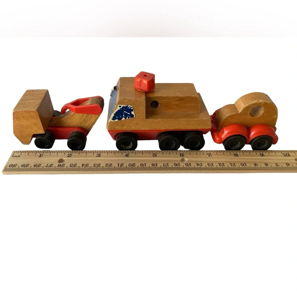Lot - Vintage Mattel Wooden Plastic Vehicles 1971 1974. Wind Up Truck‎